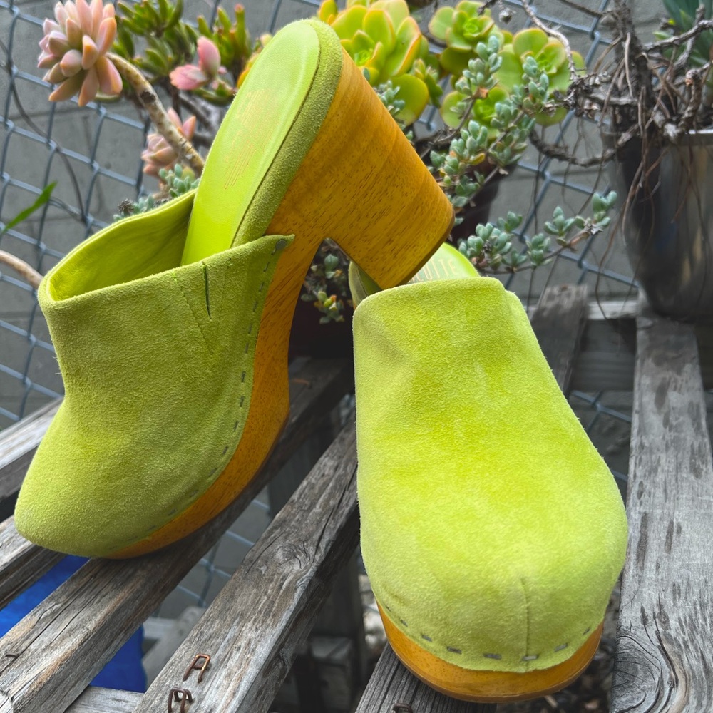 Marlo Clog lime green discontinued Charlotte Stone
